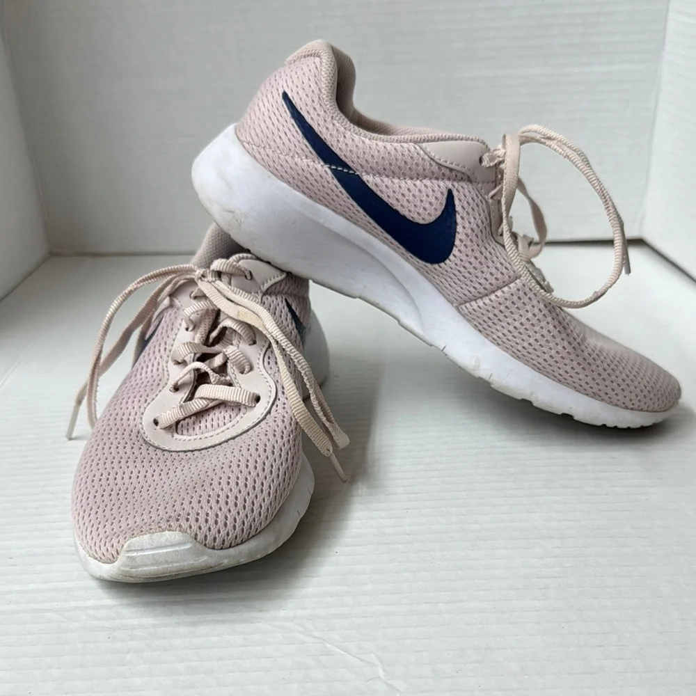 Nike Pink and Navy Blue 5.5Y Sneakers